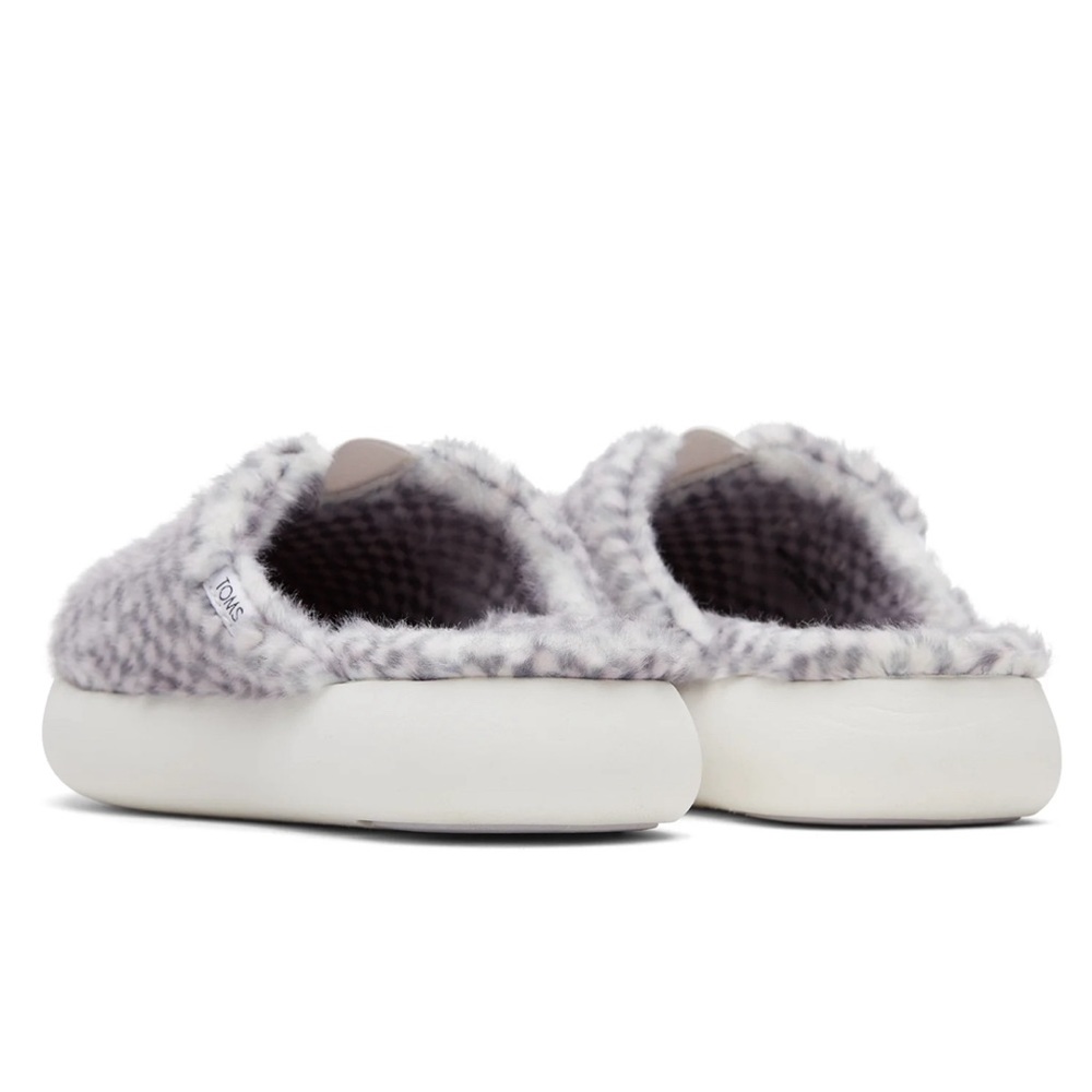 Toms - Picture 2 of 8